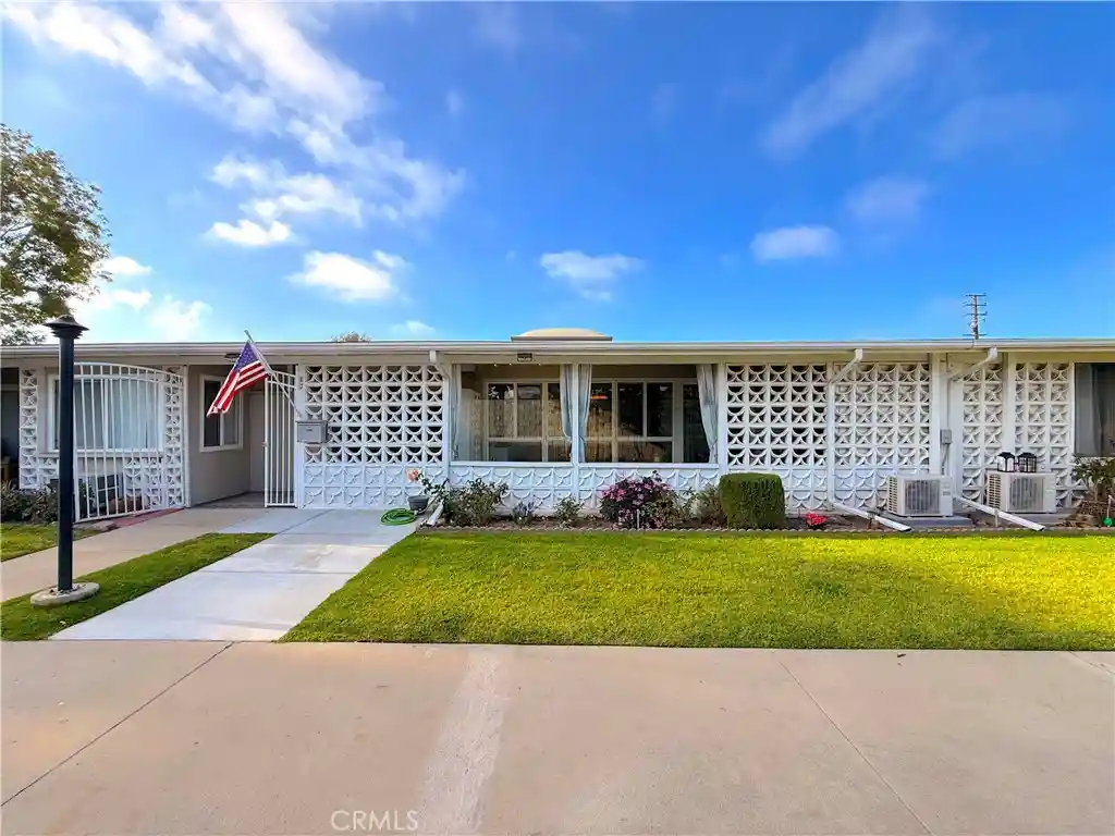 Listing Photo 1 - Condo for sale in 1842 Thunderbird Dr located at 1842 Thunderbird Dr, Seal Beach, CA 90740 - Unit #1D