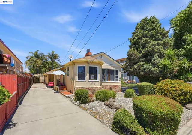 Photo 3 of Single family home for sale at 446 Dolores Ave, San Leandro, CA 94577 | MLS# 41142003 | Listing updated on 2026-09-28