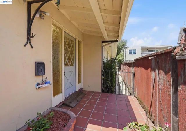 Photo 3 of Single family home for sale at 446 Dolores Ave, San Leandro, CA 94577 | MLS# 41142003 | Listing updated on 2026-09-28