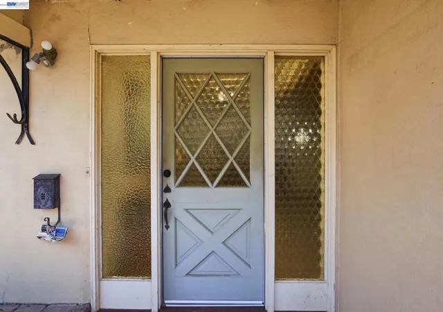 Photo 4 of Single family home for sale at 446 Dolores Ave, San Leandro, CA 94577 | MLS# 41142003 | Listing updated on 2026-09-28