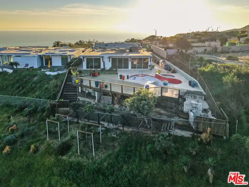 Photo 1 of Single family home for sale at 3912 Spray Ln, Malibu, CA 90265 | MLS# 26861247 | Listing updated on 2026-07-24