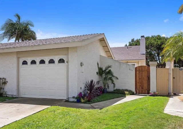 Homes for sale in Carlsbad, CA | 809 Caminito Del Reposo, Carlsbad, CA 92011 | MLS# NDP2606816