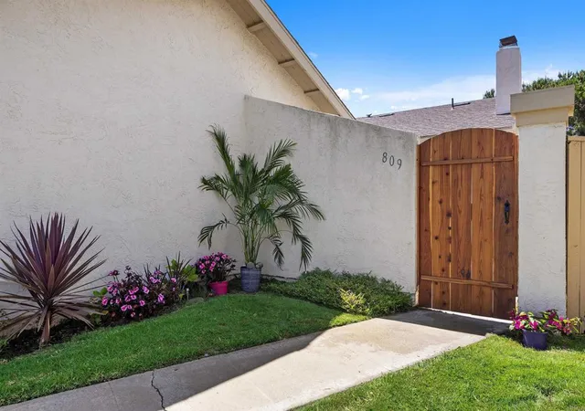 Homes for sale in Carlsbad, CA | 809 Caminito Del Reposo, Carlsbad, CA 92011 | MLS# NDP2606816