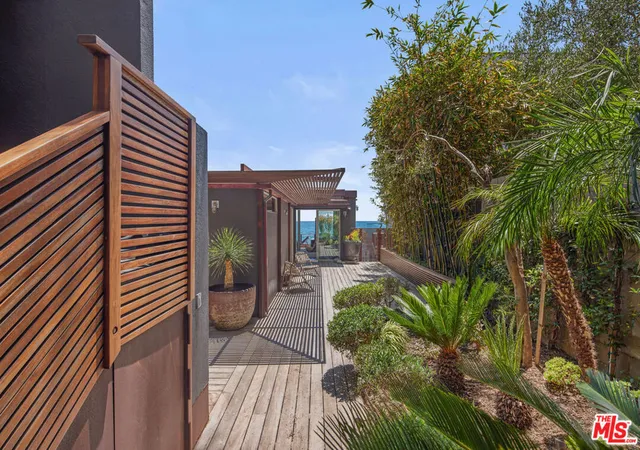 Homes for sale in Malibu, CA | 24956 Malibu Rd, Malibu, CA 90265 | MLS# 26860749