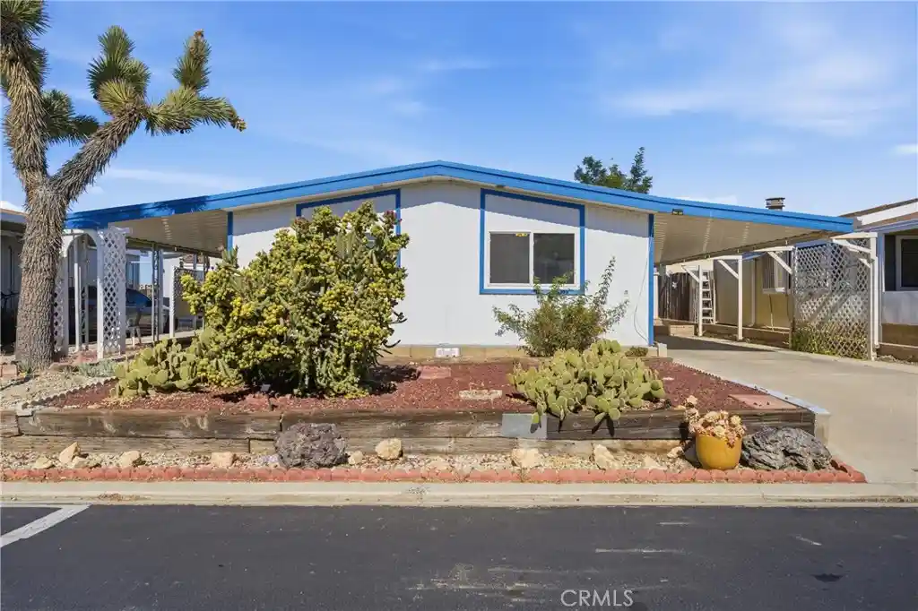Manufactured home for sale at 48303 20th Street W #115, Lancaster, CA 93534 | MLS# SR26152138