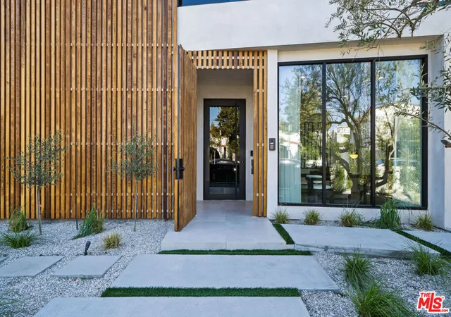Photo 2 of Sale Pending at 6660 Maryland Dr, Los Angeles, CA 90048 | MLS# 26861167 | Listing updated on 2026-09-03
