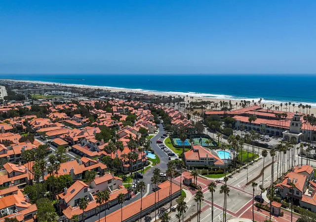 Photo 3 of Condo for sale at 2114 Vina Del Mar, Oxnard, CA 93035 | MLS# V1-37667 | Listing updated on 2026-10-06