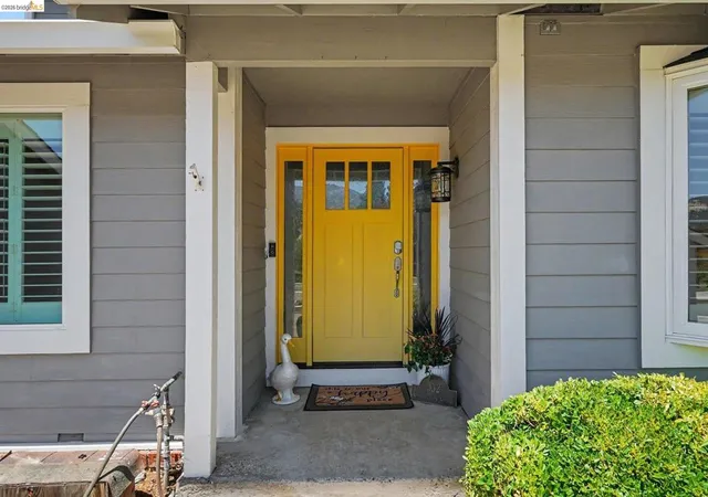 5th image of 332 Chardonnay Cir, Clayton, CA 94517 | MLS# 41142036