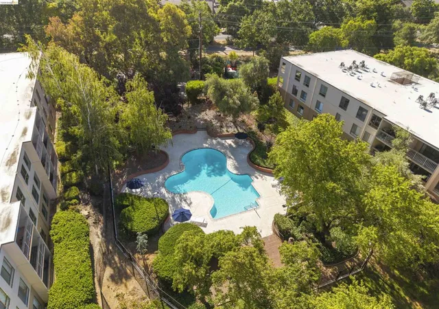 Photo 2 of Condo for sale at 420 N Civic Dr #207, Walnut Creek, CA 94596 | MLS# 41142039 | Listing updated on 2026-09-24