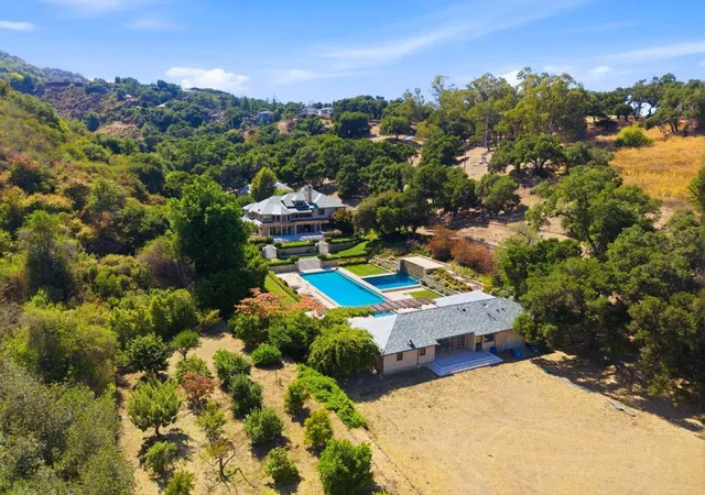 59th image of 25355 La Loma Dr, Los Altos Hills, CA 94022 | MLS# ML82054633