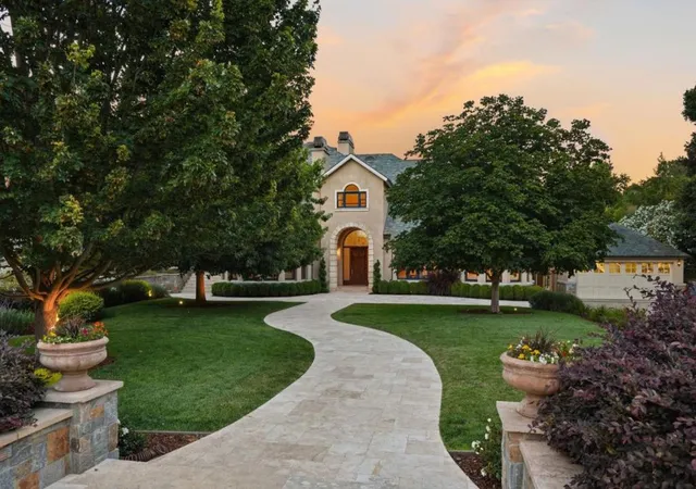 5th image of 25355 La Loma Dr, Los Altos Hills, CA 94022 | MLS# ML82054633