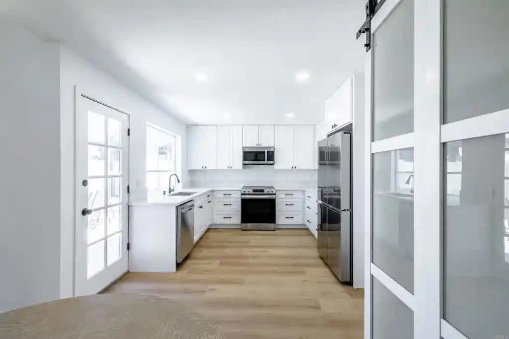 Listing Photo 2 - Condo for sale in 6987 Parkside Ave located at 6987 Parkside Ave, San Diego, CA 92139 - Unit 6987 Parkside Ave