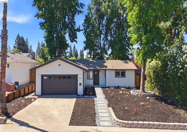 Photo 2 of Sale Pending at 9341 Castlemont Cir, Orangevale, CA 95662 | MLS# 41142061 | Listing updated on 2026-10-04