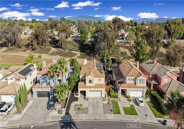 Photo 2 of Sale Pending at 39878 Avenida Miguel Oeste, Murrieta, CA 92563 | MLS# TR26156188 | Listing updated on 2026-09-07