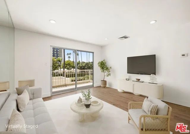 Homes for sale in Santa Monica, CA | 101 California Ave #206, Santa Monica, CA 90403 | MLS# 26859161