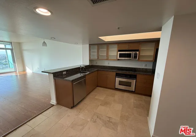 Photo 3 of Condo for sale at 13700 Marina Pointe Dr #1219, Marina Del Rey, CA 90292 | MLS# 26861495 | Listing updated on 2026-09-15