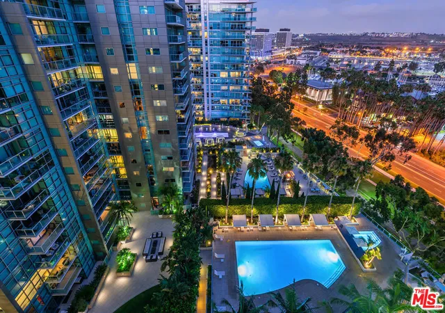2nd image of 13700 Marina Pointe Dr, Marina Del Rey, CA 90292