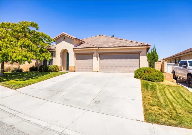 Photo 3 of Single family home for sale at 39939 Borica Ct, Palmdale, CA 93551 | MLS# SR26155581 | Listing updated on 2026-10-04