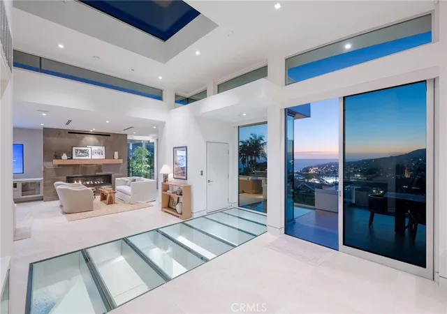 Photo 3 of Single family home for sale at 640 Temple Hills Dr, Laguna Beach, CA 92651 | MLS# LG26155499 | Listing updated on 2026-10-05