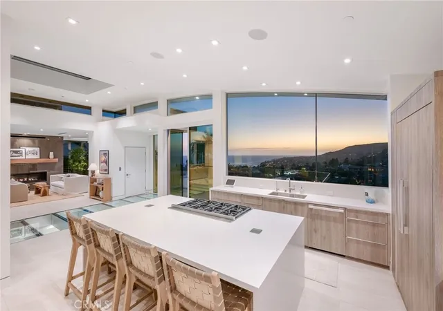 Photo 4 of Single family home for sale at 640 Temple Hills Dr, Laguna Beach, CA 92651 | MLS# LG26155499 | Listing updated on 2026-10-05