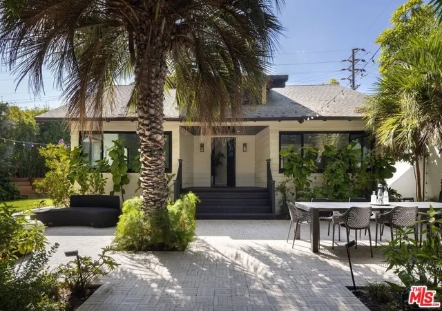 Photo 1 of Single family home for sale at 949 Nowita Pl, Venice, CA 90291 | MLS# 25578529 | Listing updated on 2026-09-30