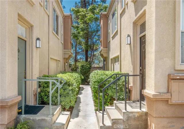 Photo 2 of Condo for sale at 26939 Hillsborough Pkwy #20, Valencia, CA 91354 | MLS# SR26156629 | Listing updated on 2026-09-18
