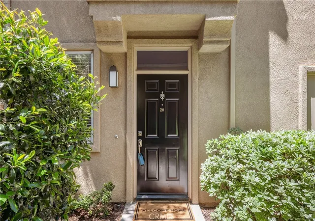 Photo 3 of Condo for sale at 26939 Hillsborough Pkwy #20, Valencia, CA 91354 | MLS# SR26156629 | Listing updated on 2026-09-18