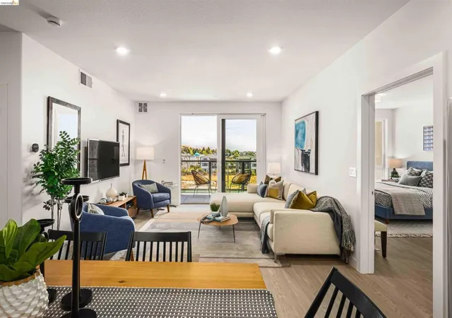 Listing Photo 1 - Condo for sale in building located at 500 Somi Ct, Hayward, CA 94544 - Unit #404