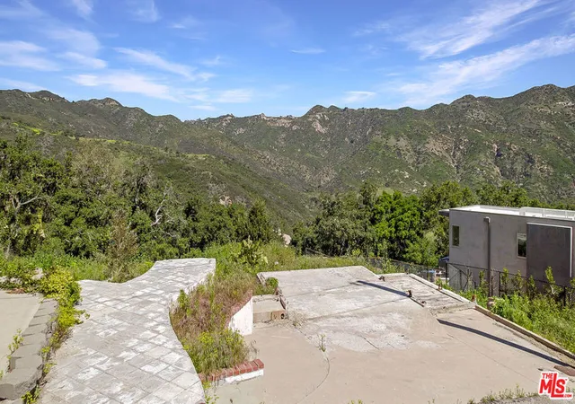 Homes for sale in Malibu, CA | 26166 Fairside Rd, Malibu, CA 90265 | MLS# 26861521