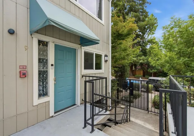 Photo 1 of Townhouse for sale at 165 E Okeefe St #9, Menlo Park, CA 94025 | MLS# ML82054674 | Listing updated on 2026-10-05