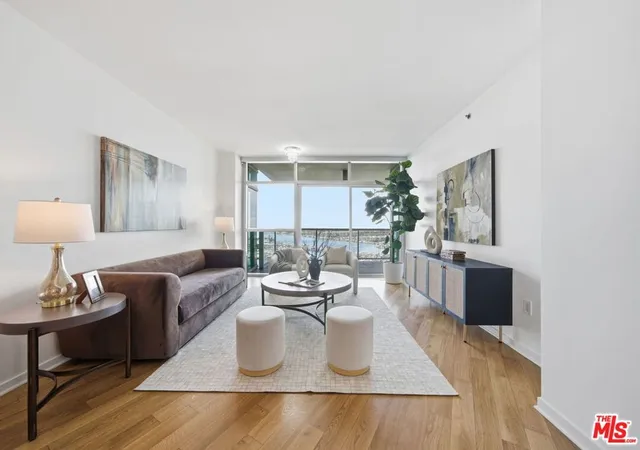 Listing Photo 2 - Condo for sale in building located at 13650 Marina Pointe Dr, Marina Del Rey, CA 90292 - Unit #1603