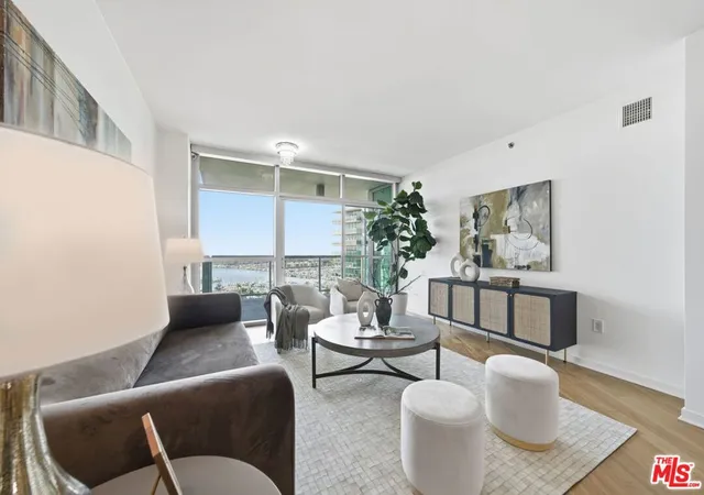 Listing Photo 3 - Condo for sale in building located at 13650 Marina Pointe Dr, Marina Del Rey, CA 90292 - Unit #1603