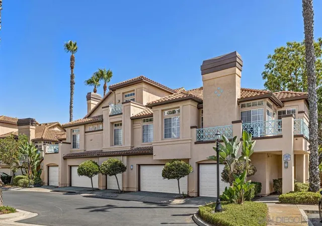 Townhouse for sale at 12672 Springbrook Dr #E, San Diego, CA 92128 | MLS# 260017634SD