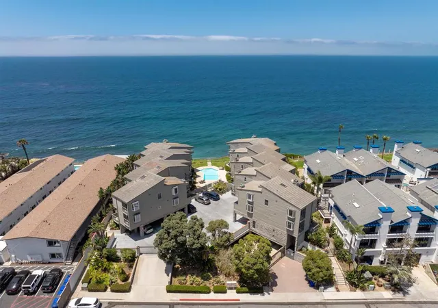 2nd image of 940 Sealane Dr, Encinitas, CA 92024