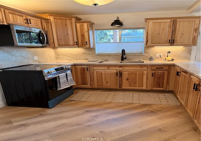 Photo 3 of Single family home for sale at 31024 Wild Oak, Running Springs, CA 92382 | MLS# IG26156831 | Listing updated on 2026-10-09