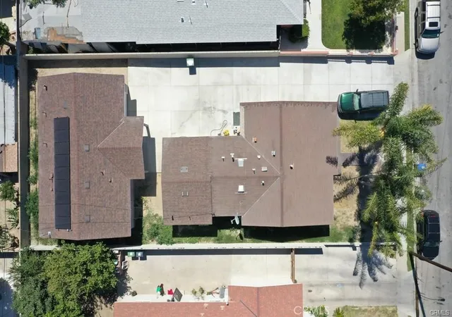 Photo 2 of Single family home for sale at 2302 W La Verne Ave, Santa Ana, CA 92704 | MLS# PW26156924 | Listing updated on 2026-10-11