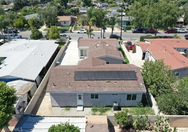 Photo 4 of Single family home for sale at 2302 W La Verne Ave, Santa Ana, CA 92704 | MLS# PW26156924 | Listing updated on 2026-10-11