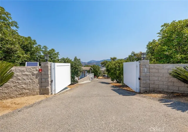Photo 3 of Single family home for sale at 2125 Puerto Del Mundo, Fallbrook, CA 92028 | MLS# ND26156506 | Listing updated on 2026-09-26