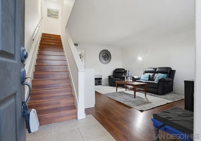 Listing Photo 3 - Condo for sale in building located at 1451 N Broadway, Escondido, CA 92026 - Unit #B