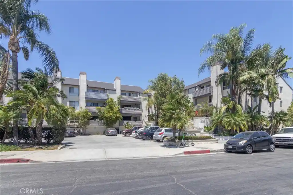 Photo 1 of Condo for sale at 20253 Keswick St #318, Winnetka, CA 91306 | MLS# SR26156835 | Listing updated on 2026-10-29
