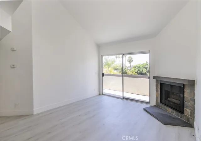 Photo 3 of Condo for sale at 20253 Keswick St #318, Winnetka, CA 91306 | MLS# SR26156835 | Listing updated on 2026-10-09