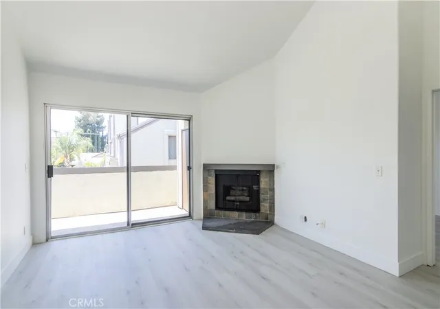 Photo 3 of Condo for sale at 20253 Keswick St #318, Winnetka, CA 91306 | MLS# SR26156835 | Listing updated on 2026-10-09