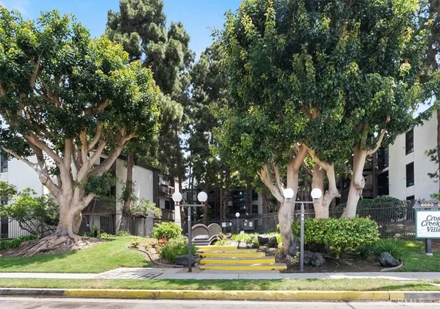 Listing Photo 1 - Condo for sale in building located at 7777 W 91st, Los Angeles, CA 90293 - Unit #E1146