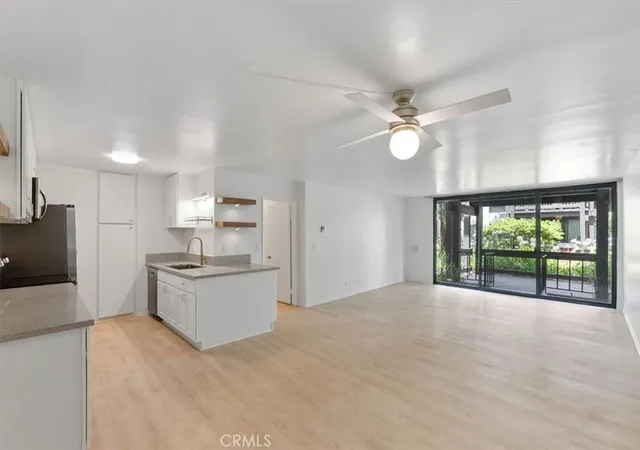 Listing Photo 4 - Condo for sale in building located at 7777 W 91st, Los Angeles, CA 90293 - Unit #E1146