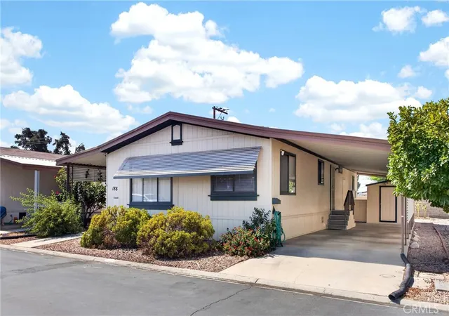 Photo 3 of Manufactured home for sale at 1300 W Menlo Ave #188, Hemet, CA 92543 | MLS# SW26156712 | Listing updated on 2026-09-18