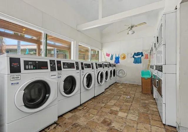 2nd image of 615 Fredricks Ave, Oceanside, CA 92058