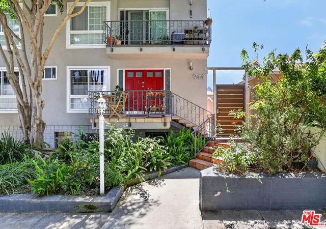 Photo 2 of Condo for sale at 944 11th Street #9, Santa Monica, CA 90403 | MLS# 26861489 | Listing updated on 2026-10-09