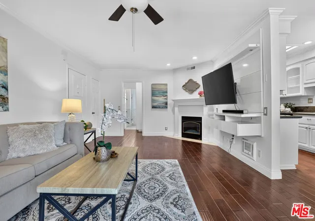 Photo 3 of Condo for sale at 944 11th Street #9, Santa Monica, CA 90403 | MLS# 26861489 | Listing updated on 2026-10-09
