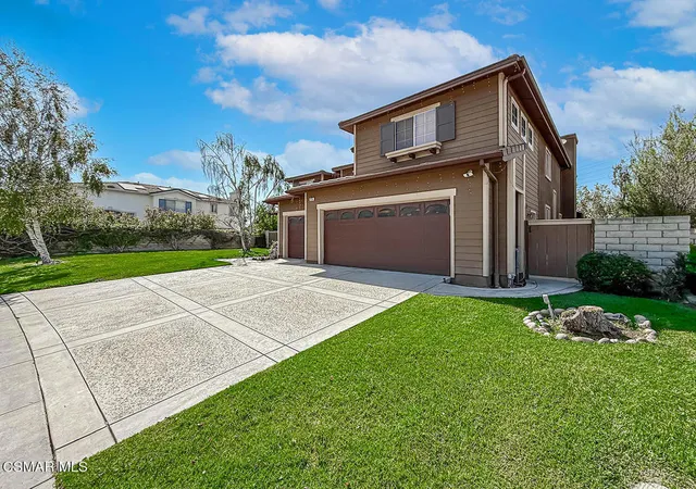 Photo 2 of Single family home for sale at 215 Southcrest Pl, Simi Valley, CA 93065 | MLS# 226003436 | Listing updated on 2026-10-02