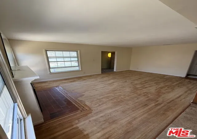 Photo 2 of Sale Pending at 10318 S Manhattan Pl, Los Angeles, CA 90047 | MLS# 26859153 | Listing updated on 2026-09-16
